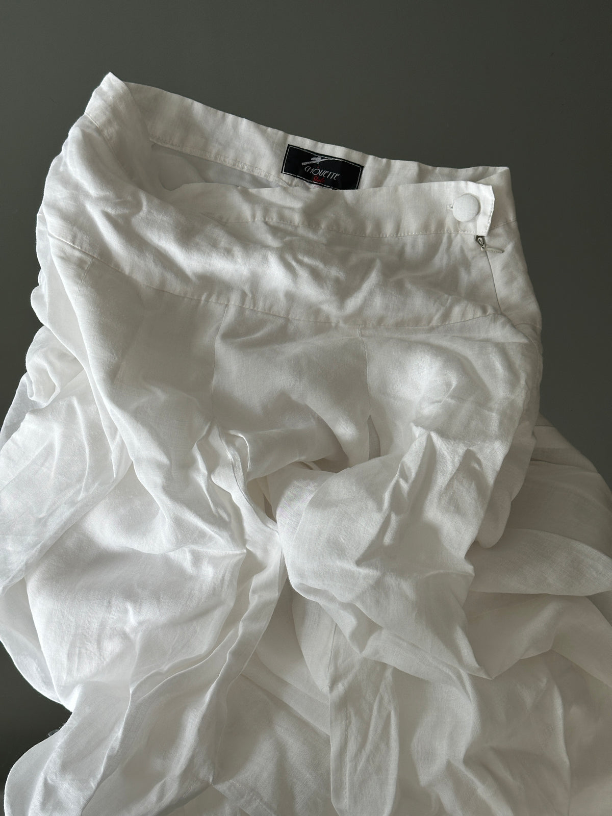 VINTAGE CUTOUT PLEATED SKIRT